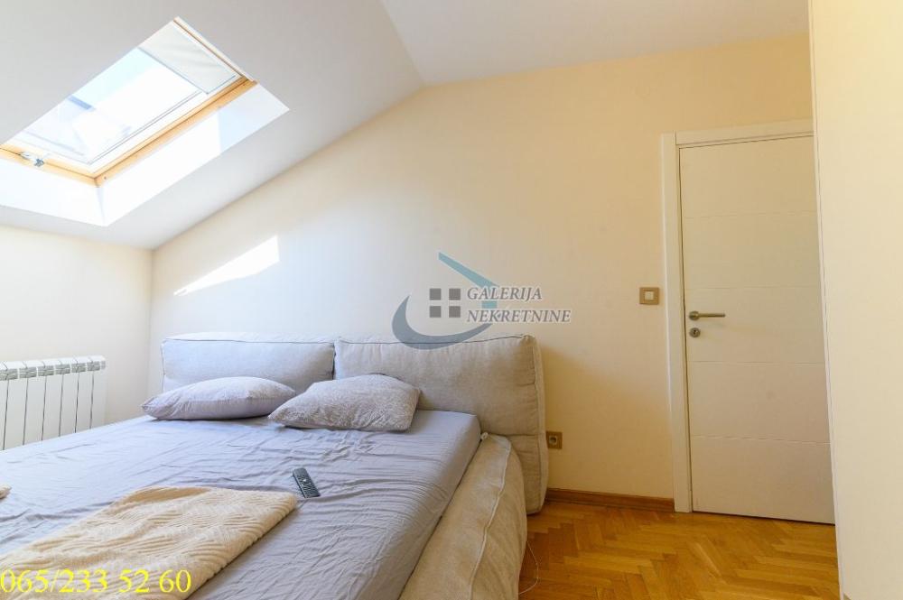 Stan na prodaju u Beogradu, Voždovac, trosoban, 80m2, cena 304000 evra