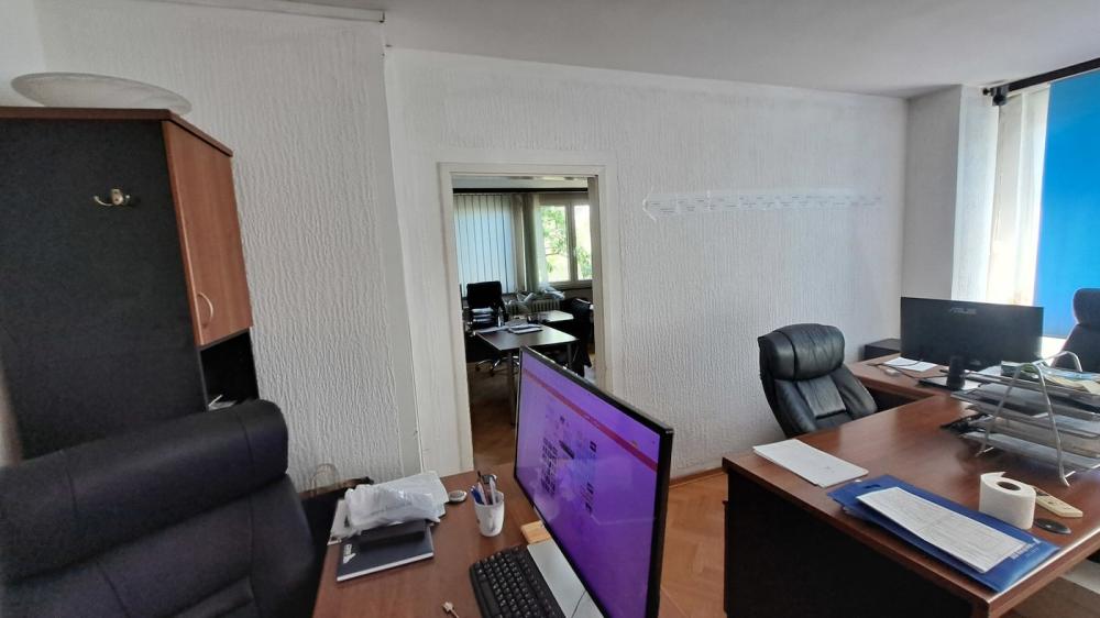 Stan na prodaju u Beogradu, Novi Beograd blok 21 (10. gimnazija), cetvorosoban, 90m2, cena 350000 evra
