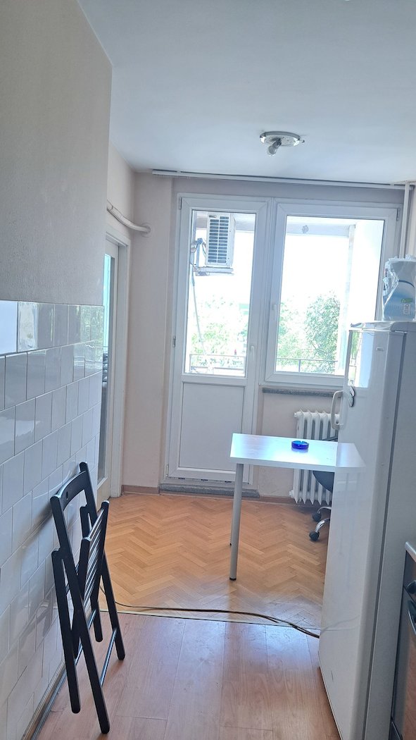 Stan na prodaju u Beogradu, Novi Beograd blok 21 (10. gimnazija), cetvorosoban, 90m2, cena 350000 evra