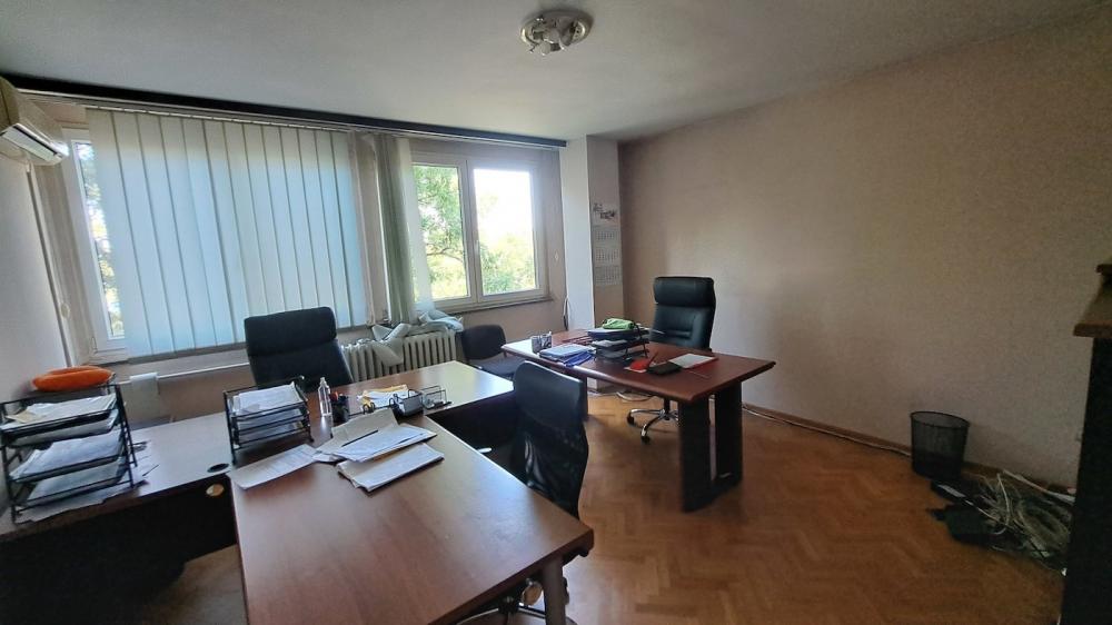 Stan na prodaju u Beogradu, Novi Beograd blok 21 (10. gimnazija), cetvorosoban, 90m2, cena 350000 evra