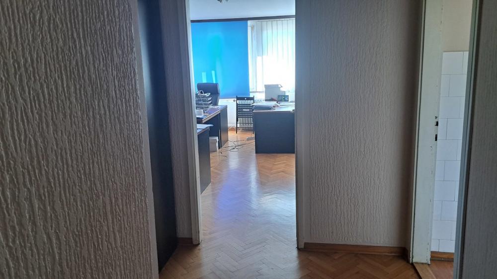Stan na prodaju u Beogradu, Novi Beograd blok 21 (10. gimnazija), cetvorosoban, 90m2, cena 350000 evra