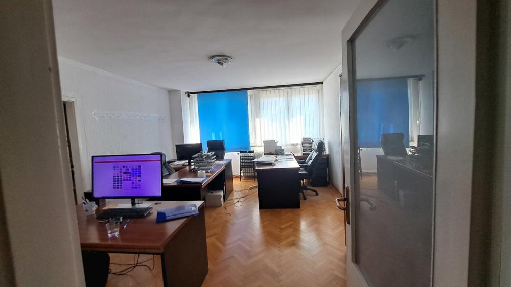 Stan na prodaju u Beogradu, Novi Beograd blok 21 (10. gimnazija), cetvorosoban, 90m2, cena 350000 evra