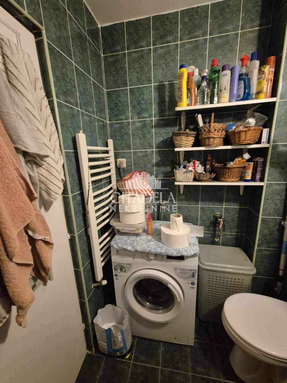 Stan na prodaju u Beogradu, Rakovica, jednoiposoban, 30m2, cena 82000 evra
