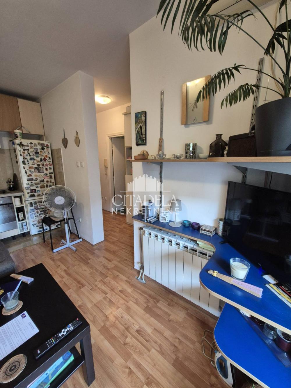 Stan na prodaju u Beogradu, Rakovica, jednoiposoban, 30m2, cena 82000 evra
