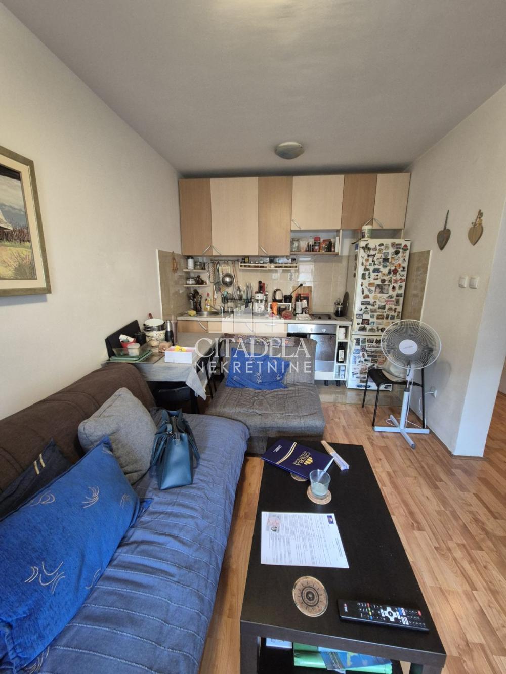 Stan na prodaju u Beogradu, Rakovica, jednoiposoban, 30m2, cena 82000 evra