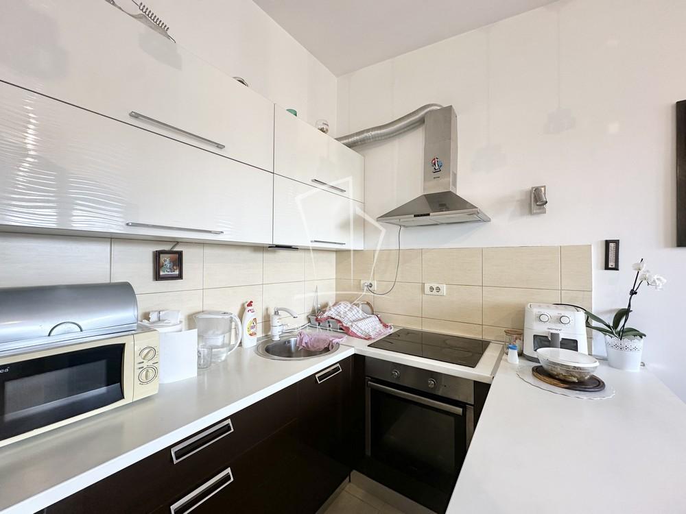 Stan na prodaju u Beogradu, Voždovac, trosoban, 75m2, cena 275000 evra