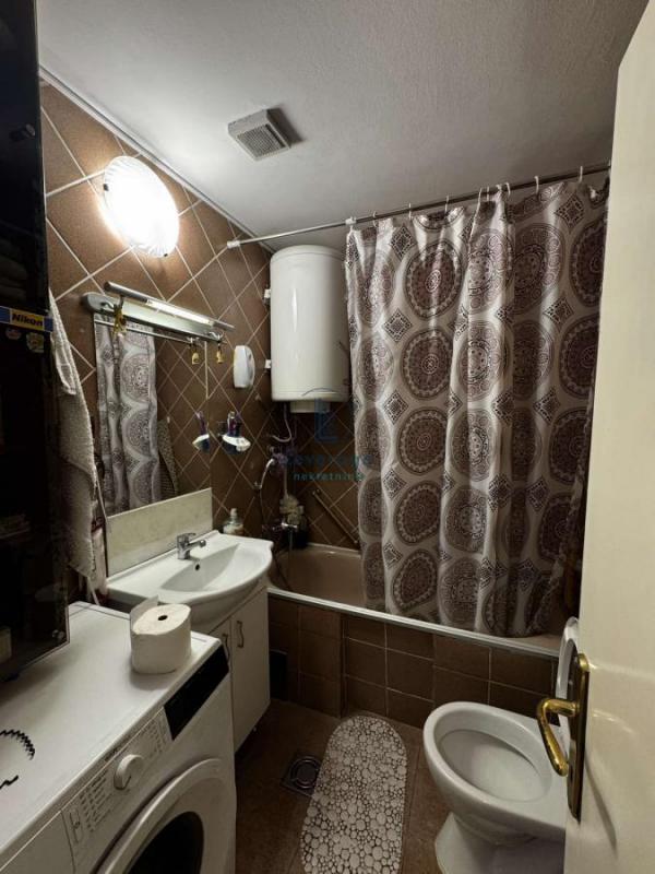 Stan na prodaju u Beogradu, Vračar (Hram), troiposoban, 80m2, cena 220000 evra