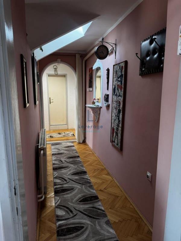 Stan na prodaju u Beogradu, Vračar (Hram), troiposoban, 80m2, cena 220000 evra