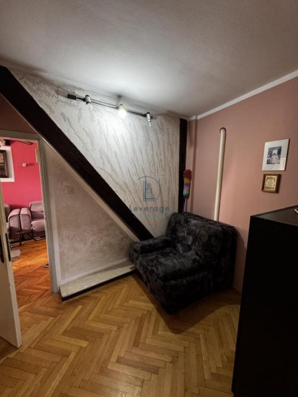 Stan na prodaju u Beogradu, Vračar (Hram), troiposoban, 80m2, cena 220000 evra