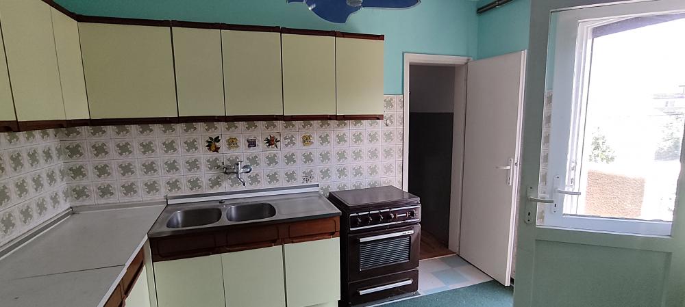 Stan na prodaju u Beogradu, trosoban, 83m2, cena 195000 evra