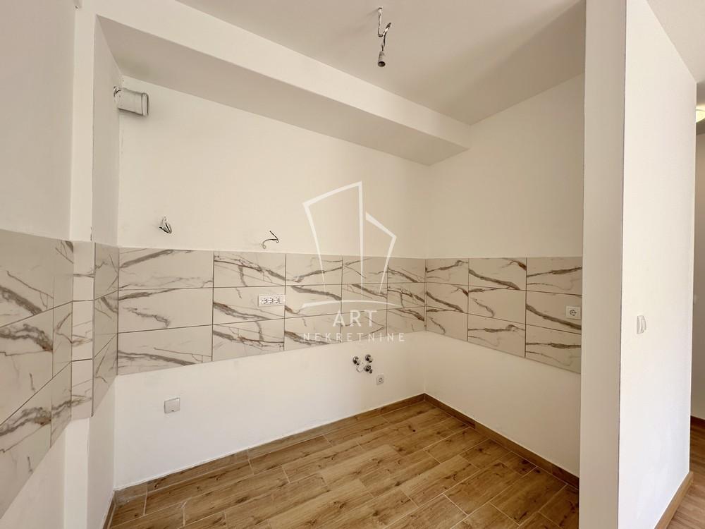 Stan na prodaju u Beogradu, Mirijevo, trosoban, 69m2, cena 158700 evra