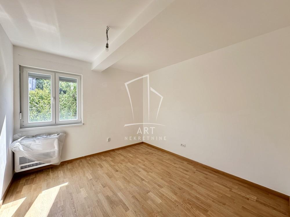 Stan na prodaju u Beogradu, Mirijevo, trosoban, 69m2, cena 158700 evra