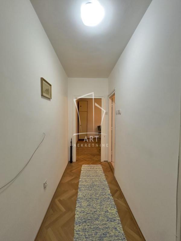 Stan na prodaju u Beogradu, Karaburma, jednoiposoban, 34m2, cena 104500 evra