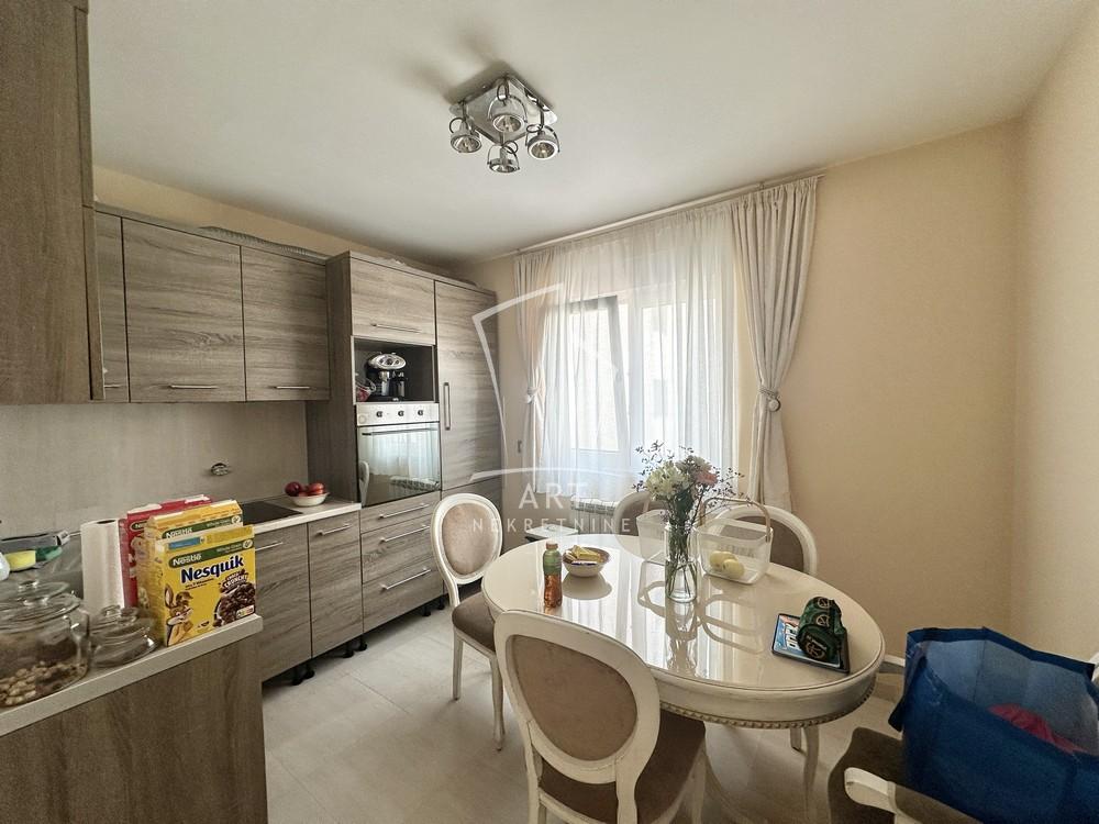 Stan na prodaju u Beogradu, Pašino brdo, trosoban, 40m2, cena 304000 evra