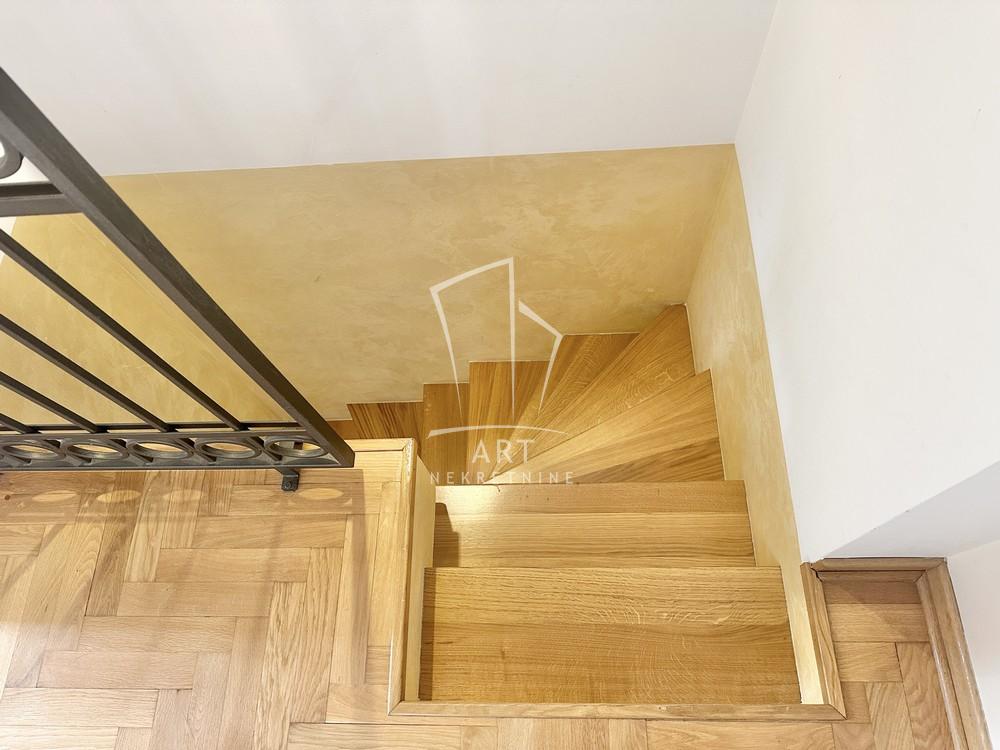Stan na prodaju u Beogradu, Pašino brdo, trosoban, 40m2, cena 304000 evra