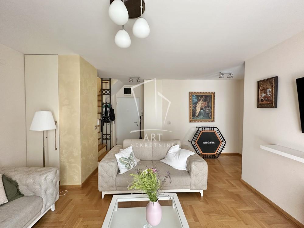 Stan na prodaju u Beogradu, Pašino brdo, trosoban, 40m2, cena 304000 evra