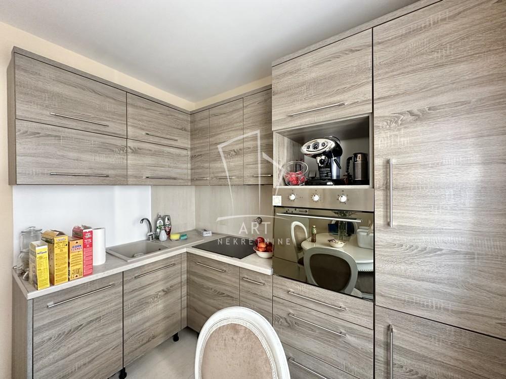 Stan na prodaju u Beogradu, Pašino brdo, trosoban, 40m2, cena 304000 evra