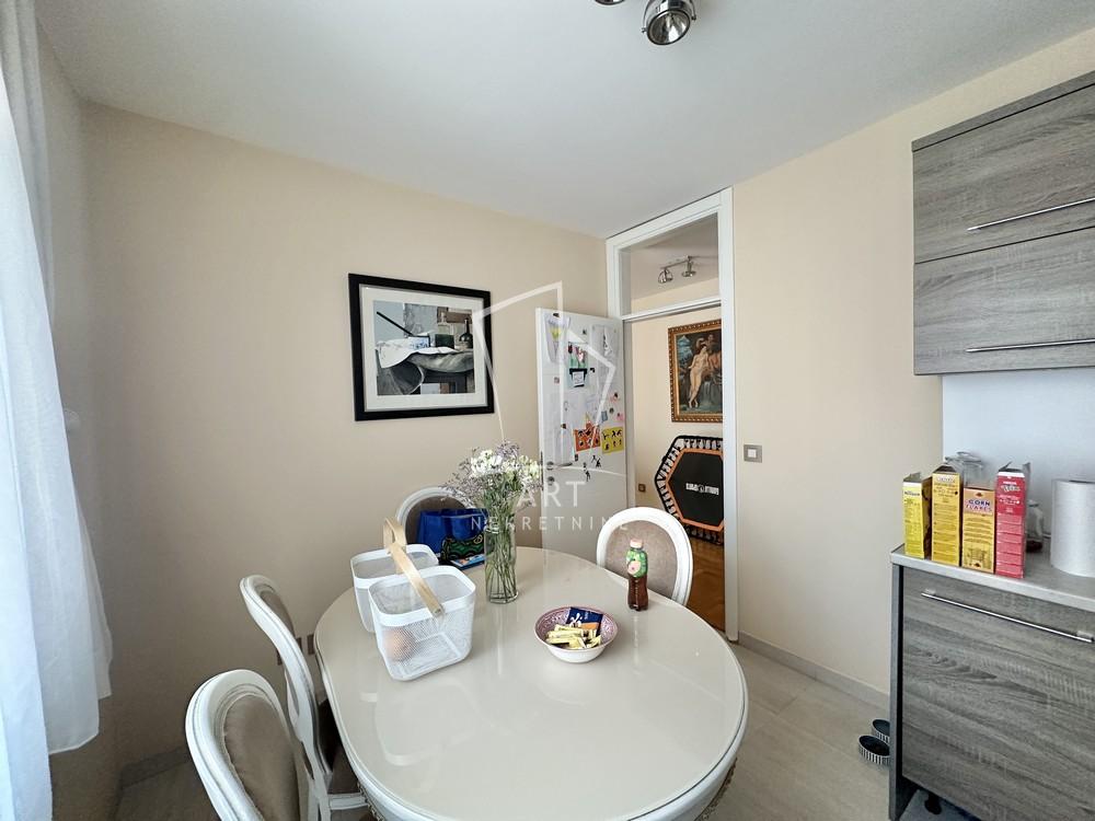 Stan na prodaju u Beogradu, Pašino brdo, trosoban, 40m2, cena 304000 evra