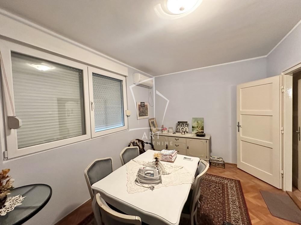 Stan na prodaju u Beogradu, Karaburma, dvoiposoban, 54m2, cena 142500 evra
