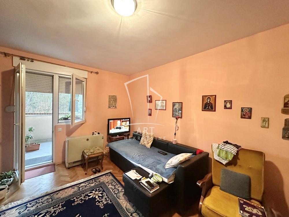 Stan na prodaju u Beogradu, Karaburma, dvoiposoban, 54m2, cena 142500 evra