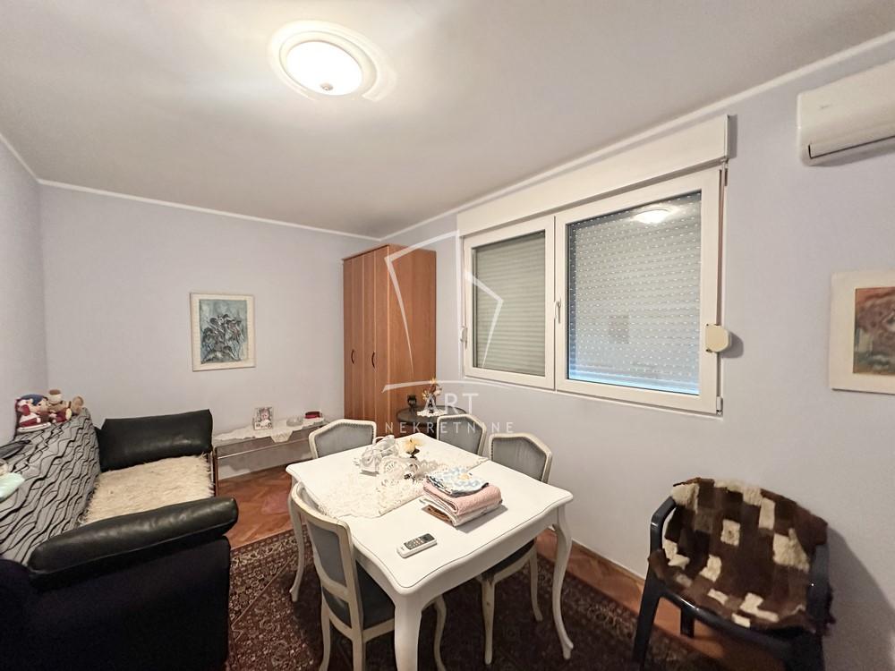 Stan na prodaju u Beogradu, Karaburma, dvoiposoban, 54m2, cena 142500 evra