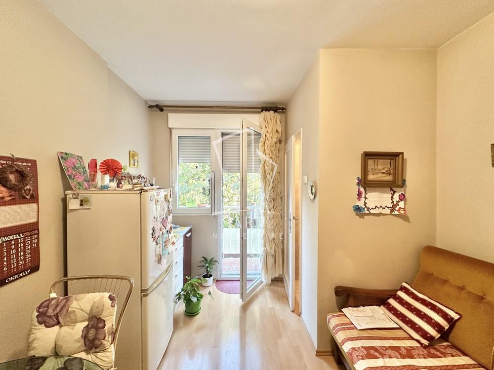 Stan na prodaju u Beogradu, Karaburma, dvoiposoban, 54m2, cena 142500 evra