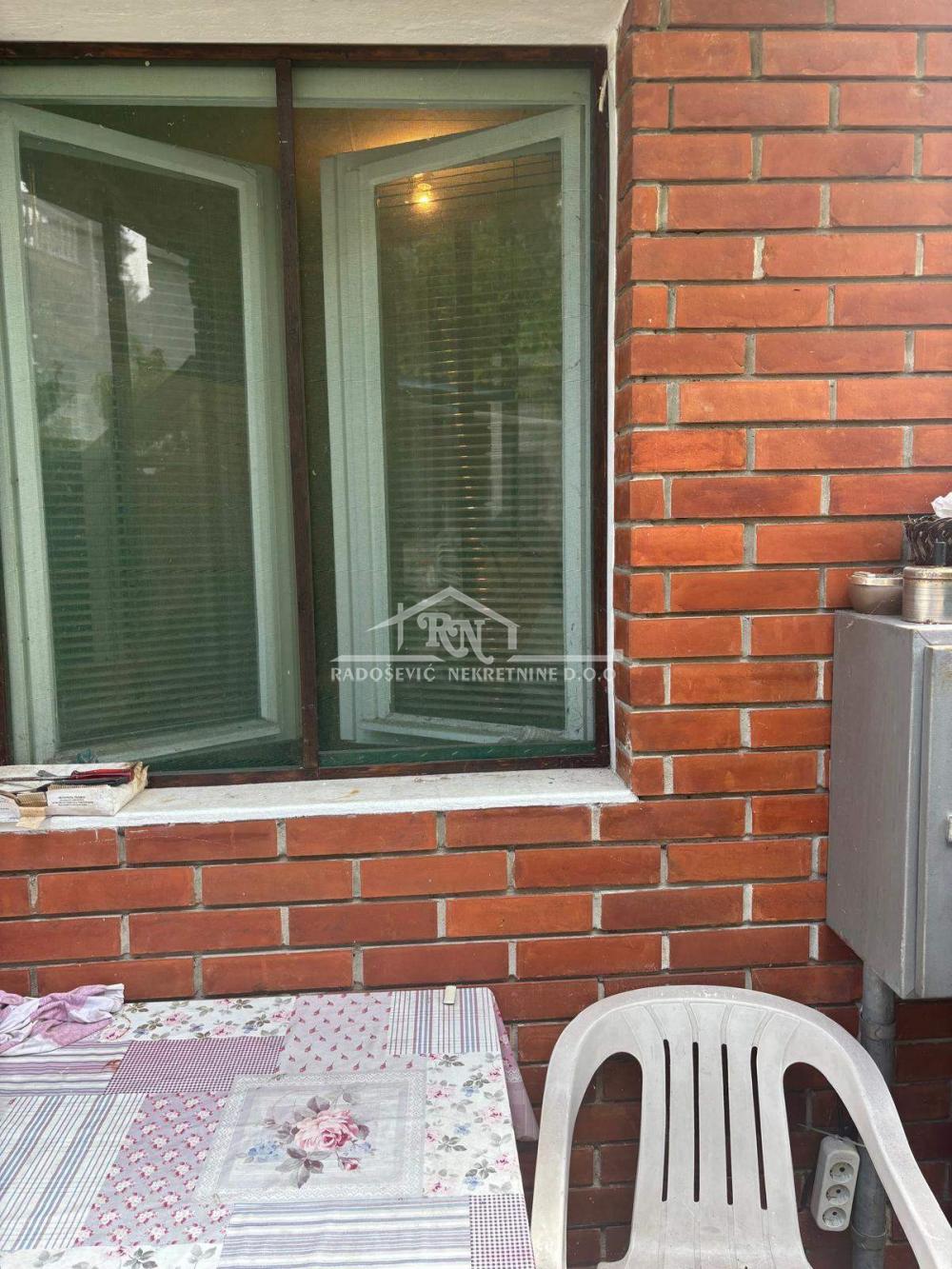 Stan na prodaju u Beogradu, Žarkovo, jednoiposoban, 42m2, cena 47000 evra