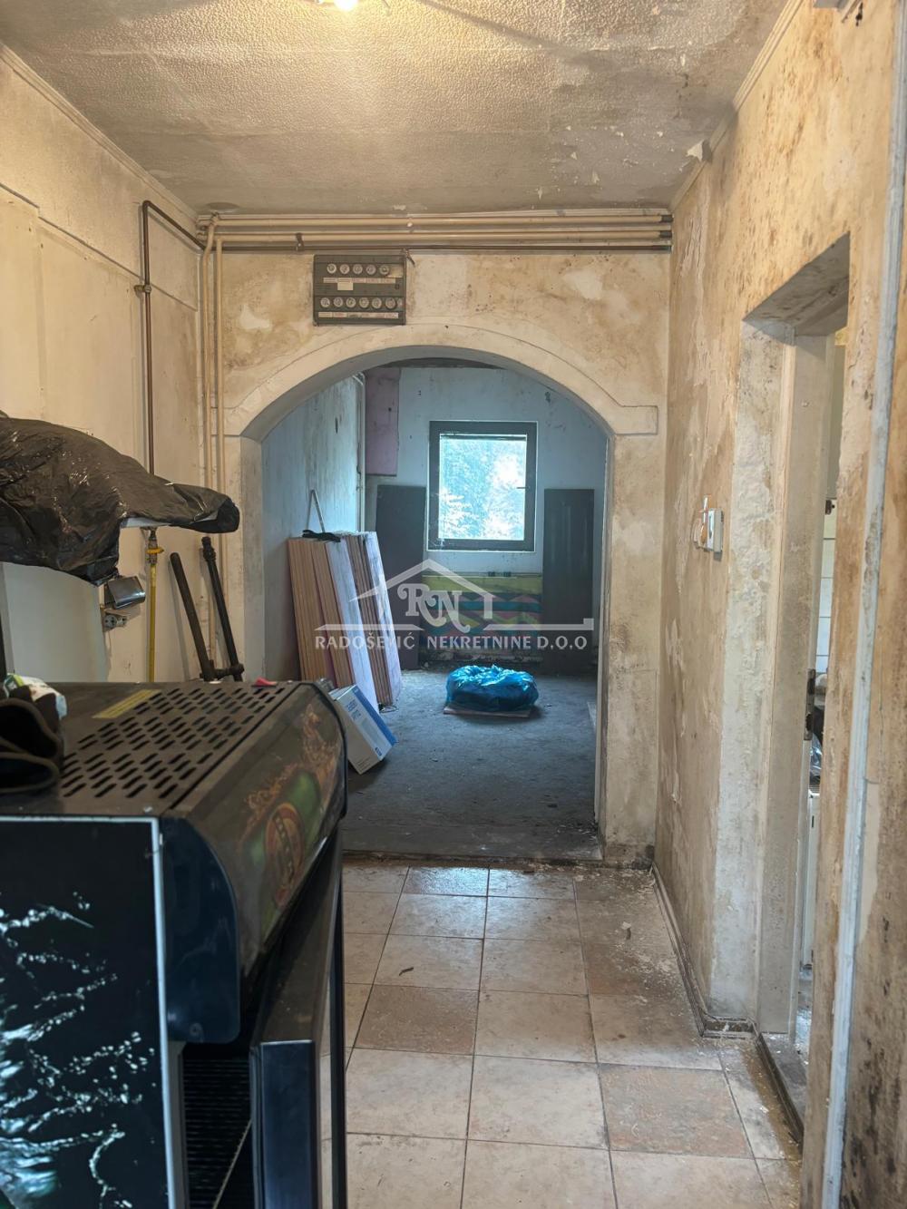 Stan na prodaju u Beogradu, Žarkovo, jednoiposoban, 42m2, cena 47000 evra