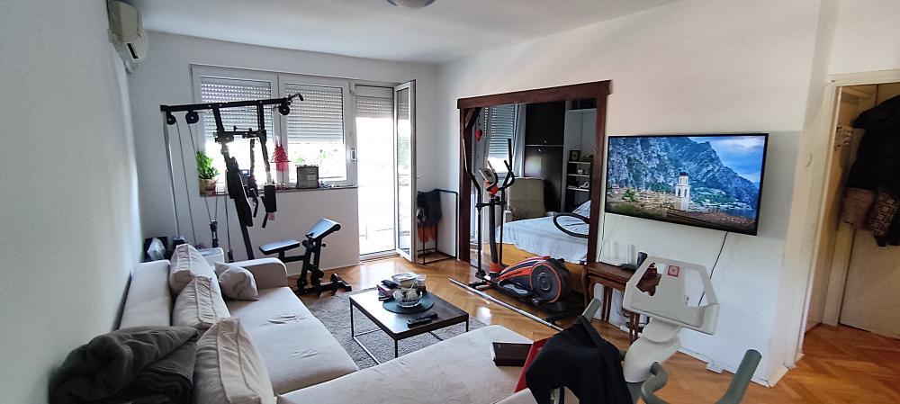 Stan na prodaju u Beogradu, Karaburma, dvosoban, 53m2, cena 135000 evra