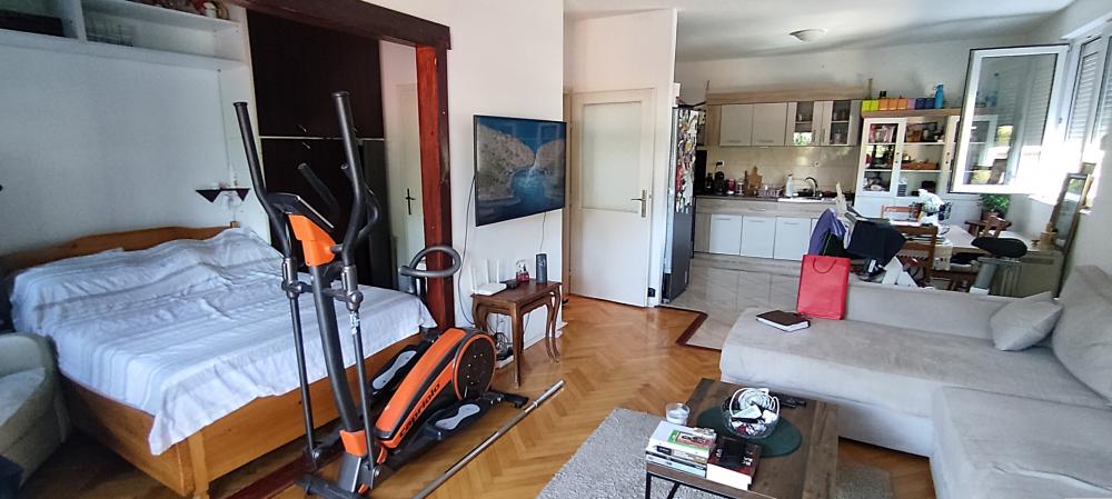 Stan na prodaju u Beogradu, Karaburma, dvosoban, 53m2, cena 144000 evra