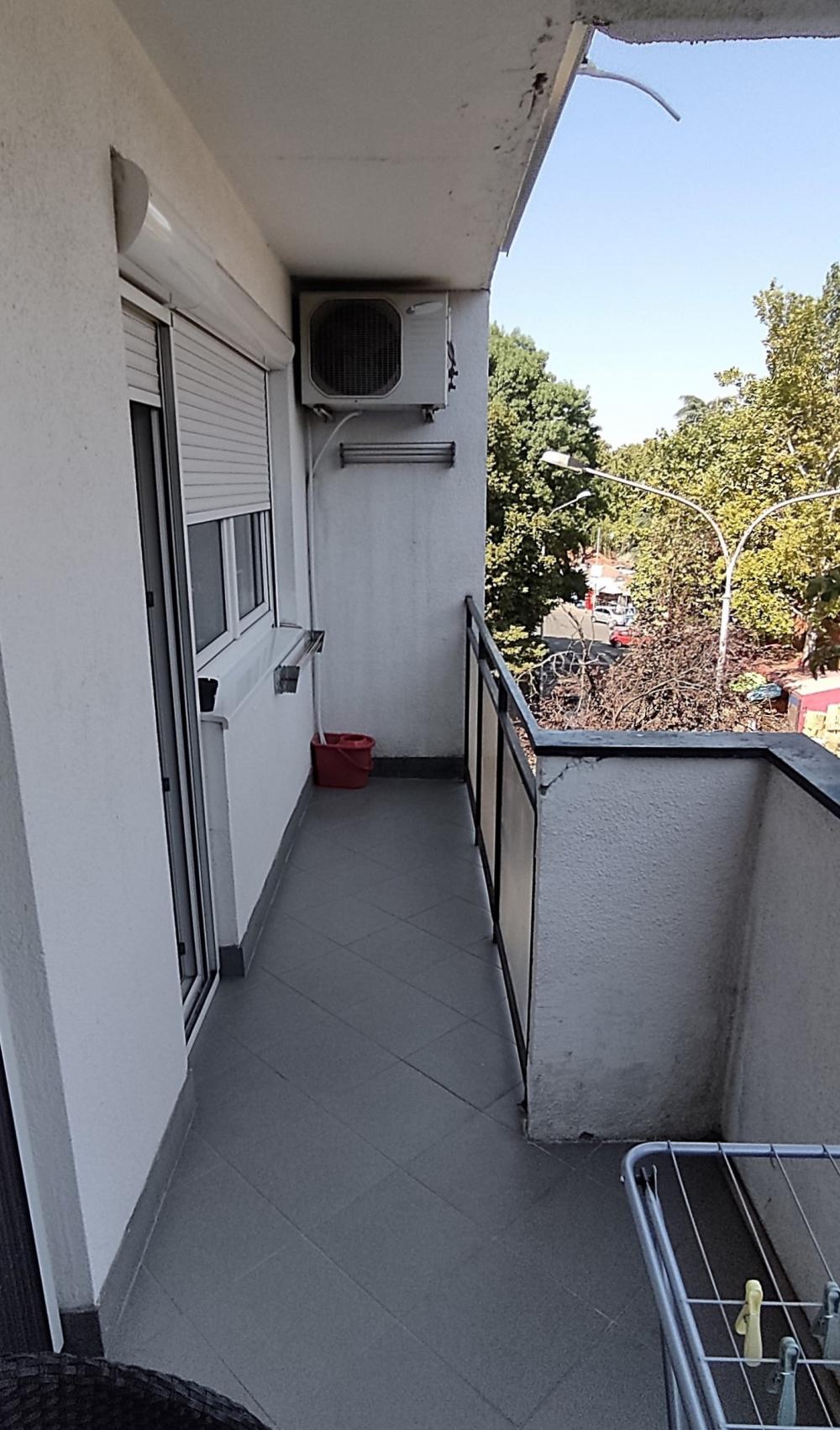 Stan na prodaju u Beogradu, Karaburma, dvosoban, 53m2, cena 144000 evra
