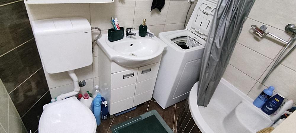 Stan na prodaju u Beogradu, Karaburma, dvosoban, 53m2, cena 144000 evra