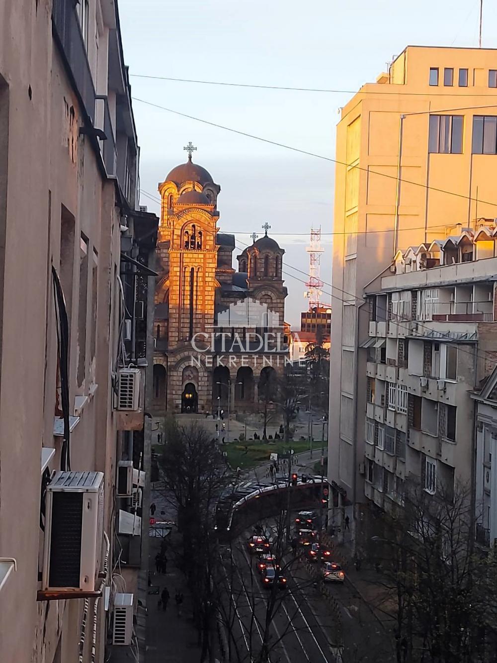 Stan na prodaju u Beogradu, Vračar, dvoiposoban, 76m2, cena 330000 evra