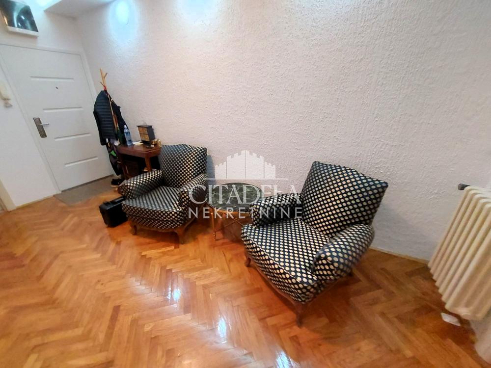 Stan na prodaju u Beogradu, Vračar, dvoiposoban, 79m2, cena 330000 evra