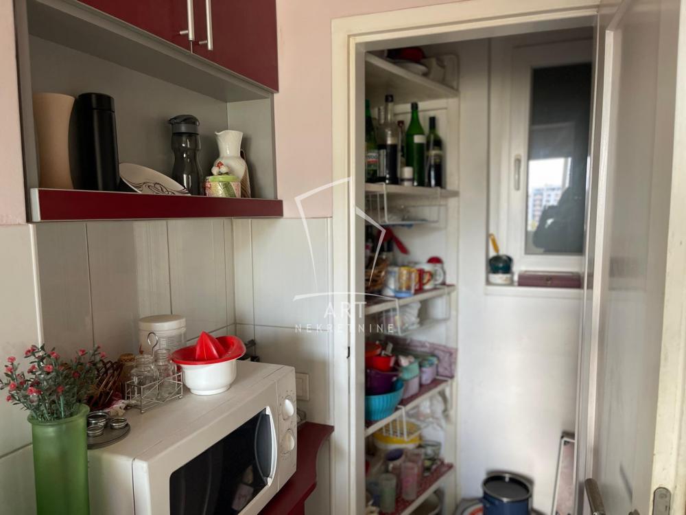 Stan na prodaju u Beogradu, Voždovac, dvoiposoban, 59m2, cena 180000 evra