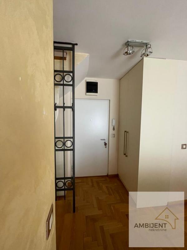 Stan na prodaju u Beogradu, Voždovac, trosoban, 80m2, cena 304000 evra