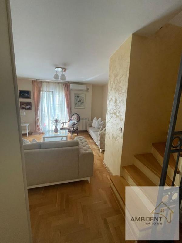 Stan na prodaju u Beogradu, Voždovac, trosoban, 80m2, cena 304000 evra