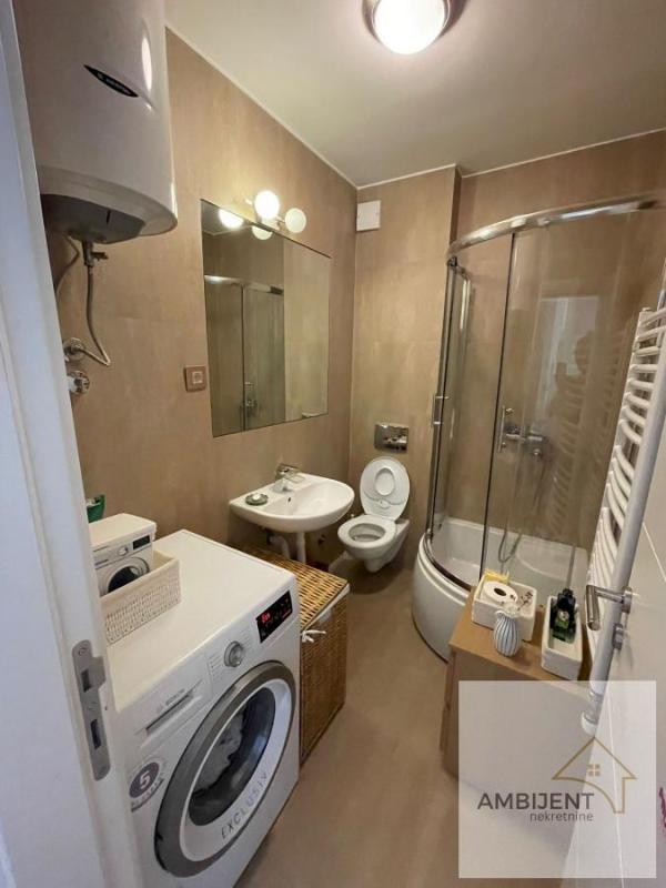 Stan na prodaju u Beogradu, Voždovac, trosoban, 80m2, cena 304000 evra