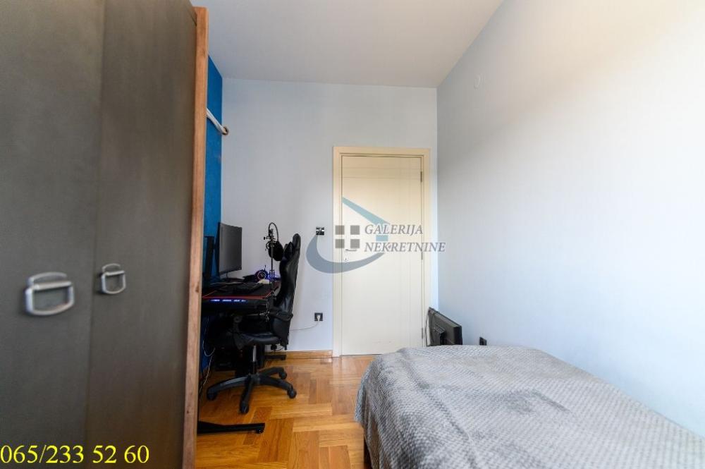 Stan na prodaju u Beogradu, Voždovac, cetvorosoban, 90m2, cena 360000 evra