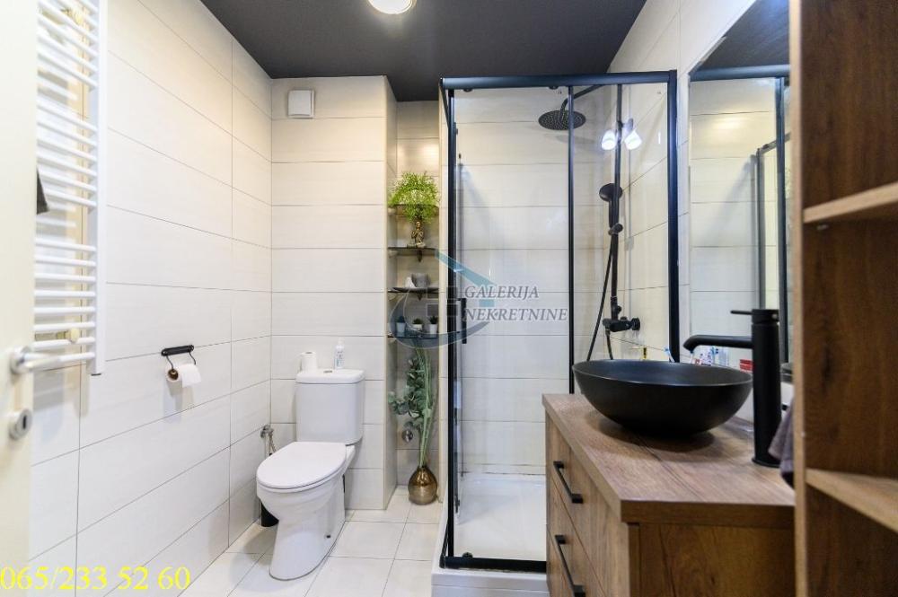 Stan na prodaju u Beogradu, Voždovac, cetvorosoban, 90m2, cena 360000 evra