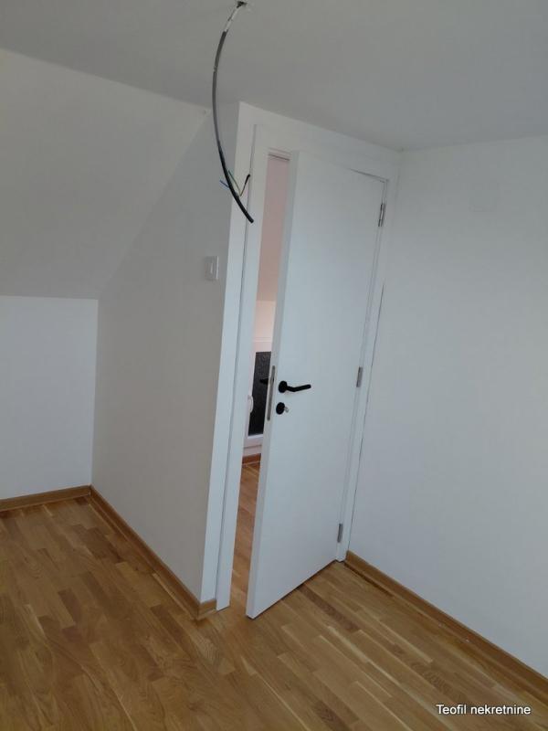 Stan na prodaju u Beogradu, Zemun, jednoiposoban, 43m2, cena 125000 evra