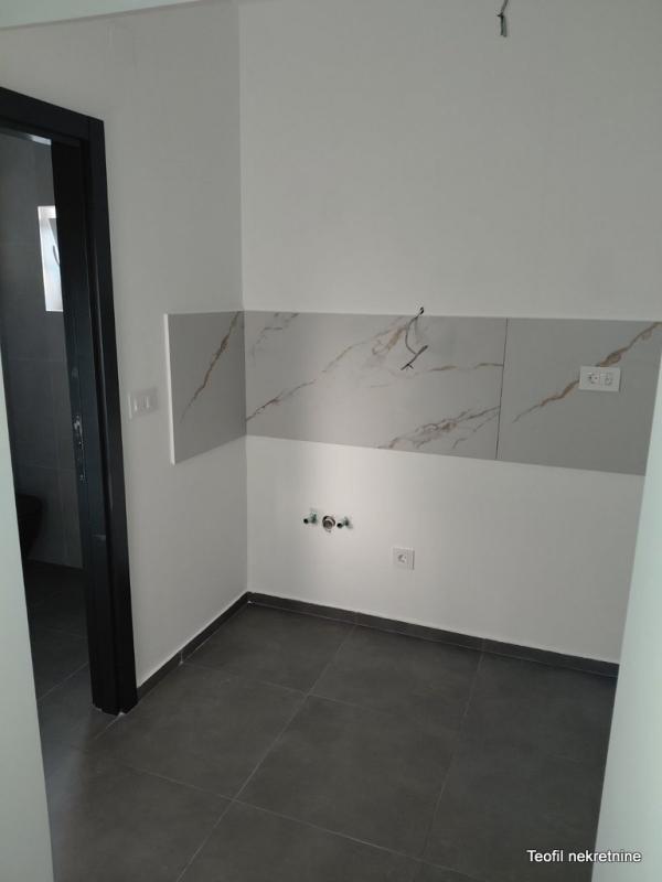 Stan na prodaju u Beogradu, Zemun, jednoiposoban, 43m2, cena 125000 evra