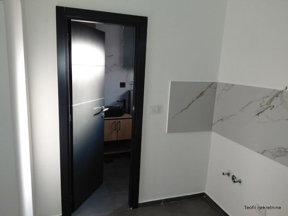 Stan na prodaju u Beogradu, Zemun, jednoiposoban, 43m2, cena 125000 evra