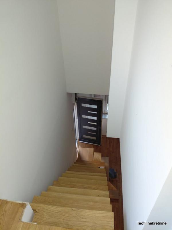 Stan na prodaju u Beogradu, Zemun, jednoiposoban, 43m2, cena 125000 evra