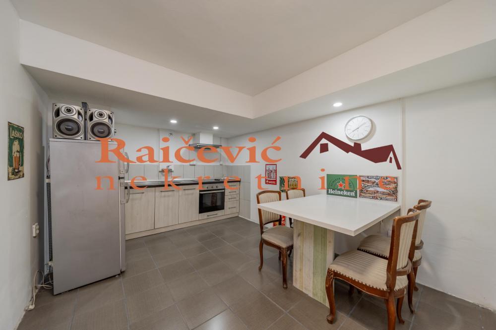 Stan na prodaju u Beogradu, Beograd (centar), dvoiposoban, 43m2, cena 105000 evra