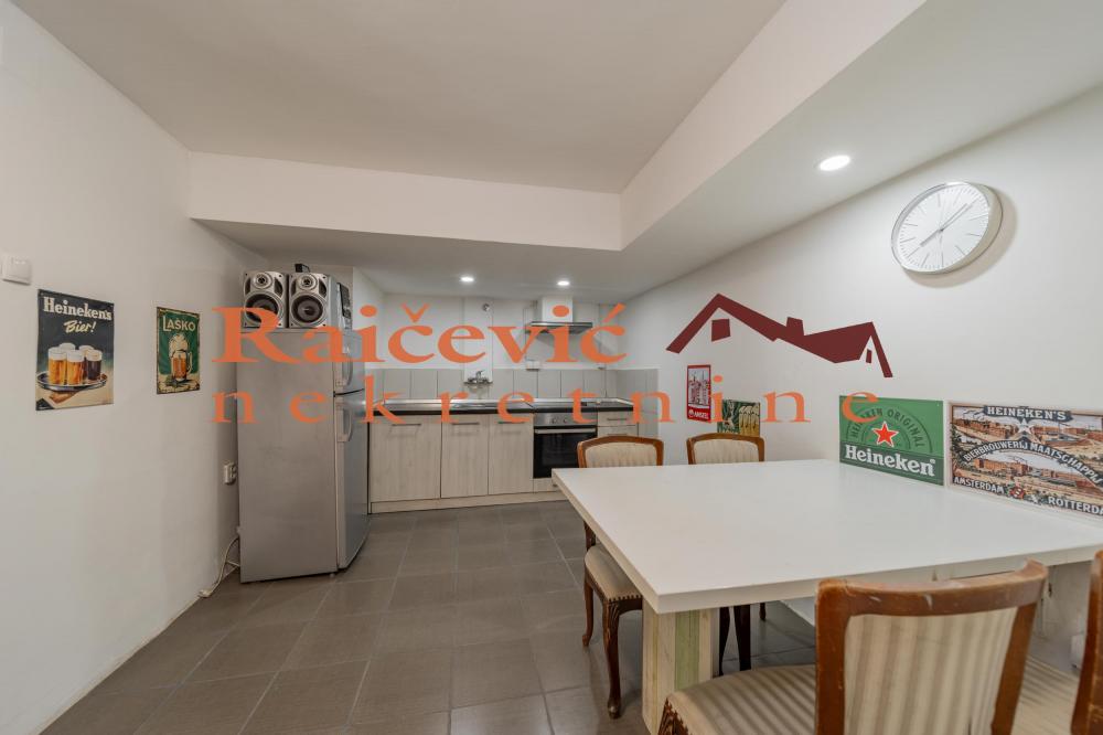 Stan na prodaju u Beogradu, Beograd (centar), dvoiposoban, 43m2, cena 118000 evra