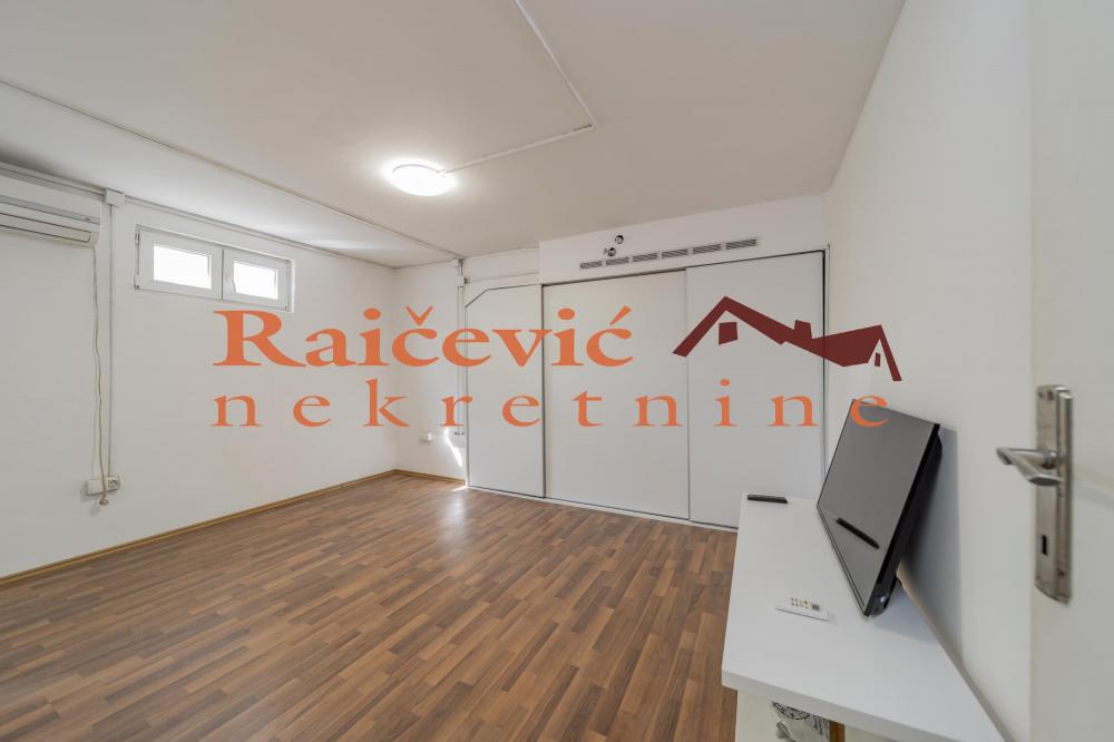 Stan na prodaju u Beogradu, Beograd (centar), dvoiposoban, 43m2, cena 118000 evra