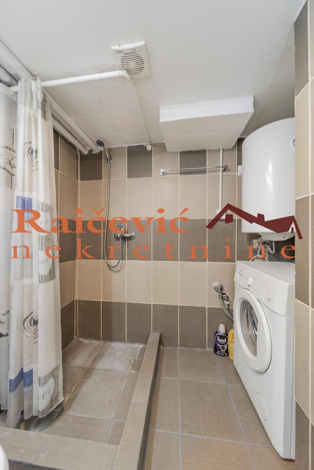 Stan na prodaju u Beogradu, Beograd (centar), dvoiposoban, 43m2, cena 118000 evra