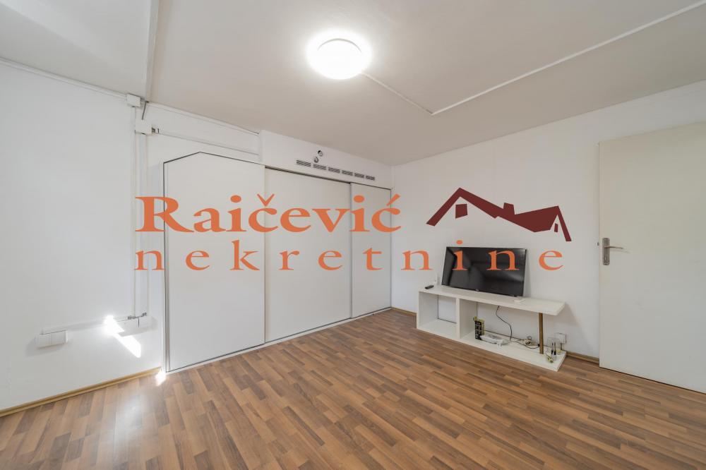 Stan na prodaju u Beogradu, Beograd (centar), dvoiposoban, 43m2, cena 118000 evra