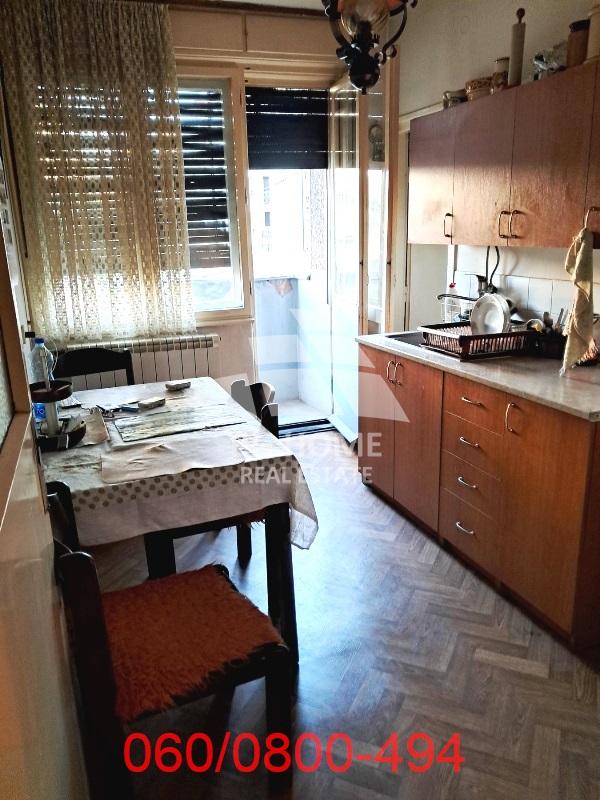 Stan na prodaju u Beogradu, Đeram pijaca, dvoiposoban, 58m2, cena 195000 evra
